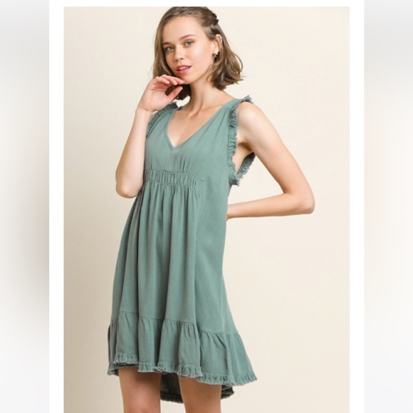 Umgee Dresses & Skirts - Umgee Green Frayed Hem V-neck Sleeveless Cotton/Linen Blend Dress